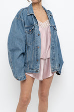 Load image into Gallery viewer, Vintage x Made in Canada x LEVI'S Midwash Denim Jacket (S-XL)
