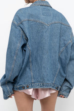 Load image into Gallery viewer, Vintage x Made in Canada x LEVI'S Midwash Denim Jacket (S-XL)