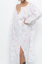 Load image into Gallery viewer, Vintage x EILEEN WEST White Floral Long Sleeve Cotton Maci (XS-M)