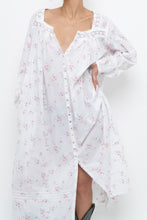 Load image into Gallery viewer, Vintage x EILEEN WEST White Floral Long Sleeve Cotton Maci (XS-M)