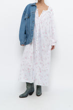 Load image into Gallery viewer, Vintage x EILEEN WEST White Floral Long Sleeve Cotton Maci (XS-M)