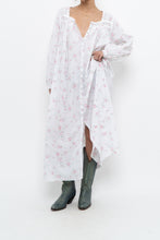 Load image into Gallery viewer, Vintage x EILEEN WEST White Floral Long Sleeve Cotton Maci (XS-M)