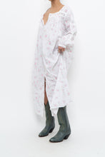 Load image into Gallery viewer, Vintage x EILEEN WEST White Floral Long Sleeve Cotton Maci (XS-M)