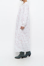 Load image into Gallery viewer, Vintage x EILEEN WEST White Floral Long Sleeve Cotton Maci (XS-M)