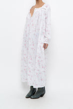Load image into Gallery viewer, Vintage x EILEEN WEST White Floral Long Sleeve Cotton Maci (XS-M)