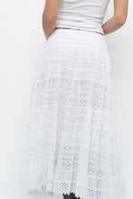 Load image into Gallery viewer, Vintage x Made in India x White Lace Maxi Skirt (XS, S)