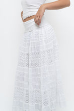 Load image into Gallery viewer, Vintage x Made in India x White Lace Maxi Skirt (XS, S)