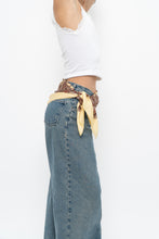 Load image into Gallery viewer, Vintage x Made in England x Butter Yellow Paisley Patterned Scarf