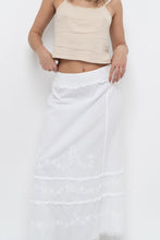 Load image into Gallery viewer, Vintage x White Cotton Embroidered Maxi Skirt (L)