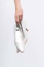 Load image into Gallery viewer, Vintage x Stuart Weitzman Satin White Pumps (7)