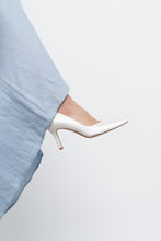 Load image into Gallery viewer, Vintage x Stuart Weitzman Satin White Pumps (7)