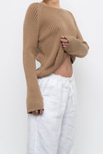 Load image into Gallery viewer, Vintage x Made in Hong Kong x Tan Ribbed Cotton-Blend Sweater (M, L)