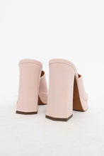 Load image into Gallery viewer, L'INTERVALLE x Made in Spain x Pink Leather Platform Heels (7-8)