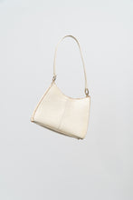 Load image into Gallery viewer, Vintage x LIZ CLAIBORNE Cream Faux Leather Croc Purse