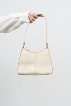 Load image into Gallery viewer, Vintage x LIZ CLAIBORNE Cream Faux Leather Croc Purse