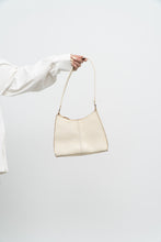 Load image into Gallery viewer, Vintage x LIZ CLAIBORNE Cream Faux Leather Croc Purse