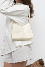Load image into Gallery viewer, Vintage x LIZ CLAIBORNE Cream Faux Leather Croc Purse