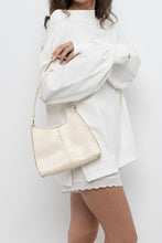 Load image into Gallery viewer, Vintage x LIZ CLAIBORNE Cream Faux Leather Croc Purse