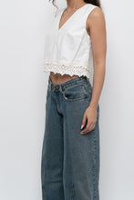 Load image into Gallery viewer, DEREK LAM CROSBY x Cream Cotton Crop (S)