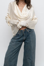 Load image into Gallery viewer, PEGGY JENNINGS x Cream Silk Flowy Blouse (M, L)