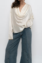 Load image into Gallery viewer, PEGGY JENNINGS x Cream Silk Flowy Blouse (M, L)