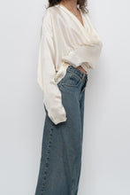 Load image into Gallery viewer, PEGGY JENNINGS x Cream Silk Flowy Blouse (M, L)