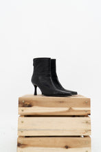 Load image into Gallery viewer, Vintage x SPRING Butter Leather Kitten Boots (6, 6.5)