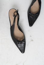 Load image into Gallery viewer, Vintage x JESSICA Black Snakeskin Leather Kitten Heels (9)