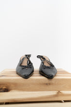 Load image into Gallery viewer, Vintage x JESSICA Black Snakeskin Leather Kitten Heels (9)