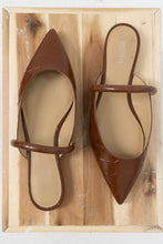 Load image into Gallery viewer, MICHAEL KORS x Tan Croc Leather Flats (7-8)