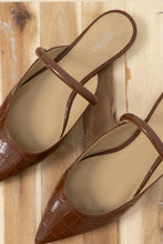 Load image into Gallery viewer, MICHAEL KORS x Tan Croc Leather Flats (7-8)