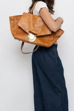 Load image into Gallery viewer, Vintage x Made in Spain x SUSHI Camel Leather Gold-Detailed Purse