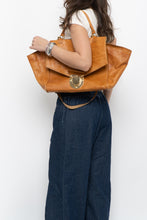 Load image into Gallery viewer, Vintage x Made in Spain x SUSHI Camel Leather Gold-Detailed Purse