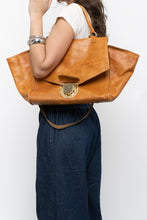 Load image into Gallery viewer, Vintage x Made in Spain x SUSHI Camel Leather Gold-Detailed Purse