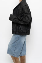 Load image into Gallery viewer, Vintage x Made in Canada x THE LEATHER RANCH Black Suede Croc Bomber (S-L)
