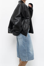 Load image into Gallery viewer, Vintage x ROUNDTREE &amp; YORK Black Heavy Leather Jacket (S-L)