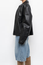 Load image into Gallery viewer, Vintage x ROUNDTREE &amp; YORK Black Heavy Leather Jacket (S-L)
