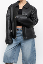 Load image into Gallery viewer, Vintage x ROUNDTREE &amp; YORK Black Heavy Leather Jacket (S-L)