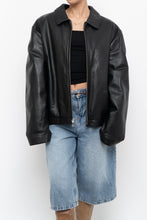 Load image into Gallery viewer, Vintage x ROUNDTREE &amp; YORK Black Heavy Leather Jacket (S-L)