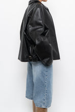 Load image into Gallery viewer, Vintage x ROUNDTREE &amp; YORK Black Heavy Leather Jacket (S-L)