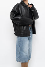 Load image into Gallery viewer, Vintage x ROUNDTREE &amp; YORK Black Heavy Leather Jacket (S-L)