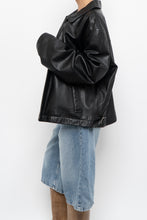 Load image into Gallery viewer, Vintage x ROUNDTREE &amp; YORK Black Heavy Leather Jacket (S-L)