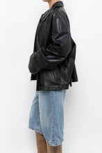 Load image into Gallery viewer, Vintage x ROUNDTREE &amp; YORK Black Heavy Leather Jacket (S-L)