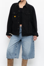 Load image into Gallery viewer, Vintage x Made in Hong Kong x HARD ROCK HOTEL Black Denim Jacket (S, M)