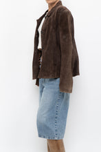 Load image into Gallery viewer, Vintage x MODERN ESSENTIALS Brown Suede Jacket (XS-M)