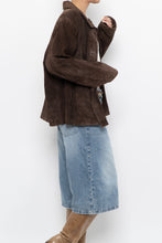 Load image into Gallery viewer, Vintage x MODERN ESSENTIALS Brown Suede Jacket (XS-M)
