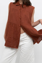 Load image into Gallery viewer, Vintage x Made in Italy x Dark Orange Linen Tiered Sleeveless Top (S, M)