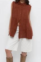 Load image into Gallery viewer, Vintage x Made in Italy x Dark Orange Linen Tiered Sleeveless Top (S, M)
