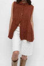 Load image into Gallery viewer, Vintage x Made in Italy x Dark Orange Linen Tiered Sleeveless Top (S, M)