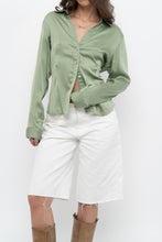 Load image into Gallery viewer, Vintage x Pale Green Silk Blouse (S, M)